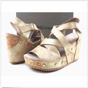 Antelope Size 40/10 Criss Cross Wedge Sandal